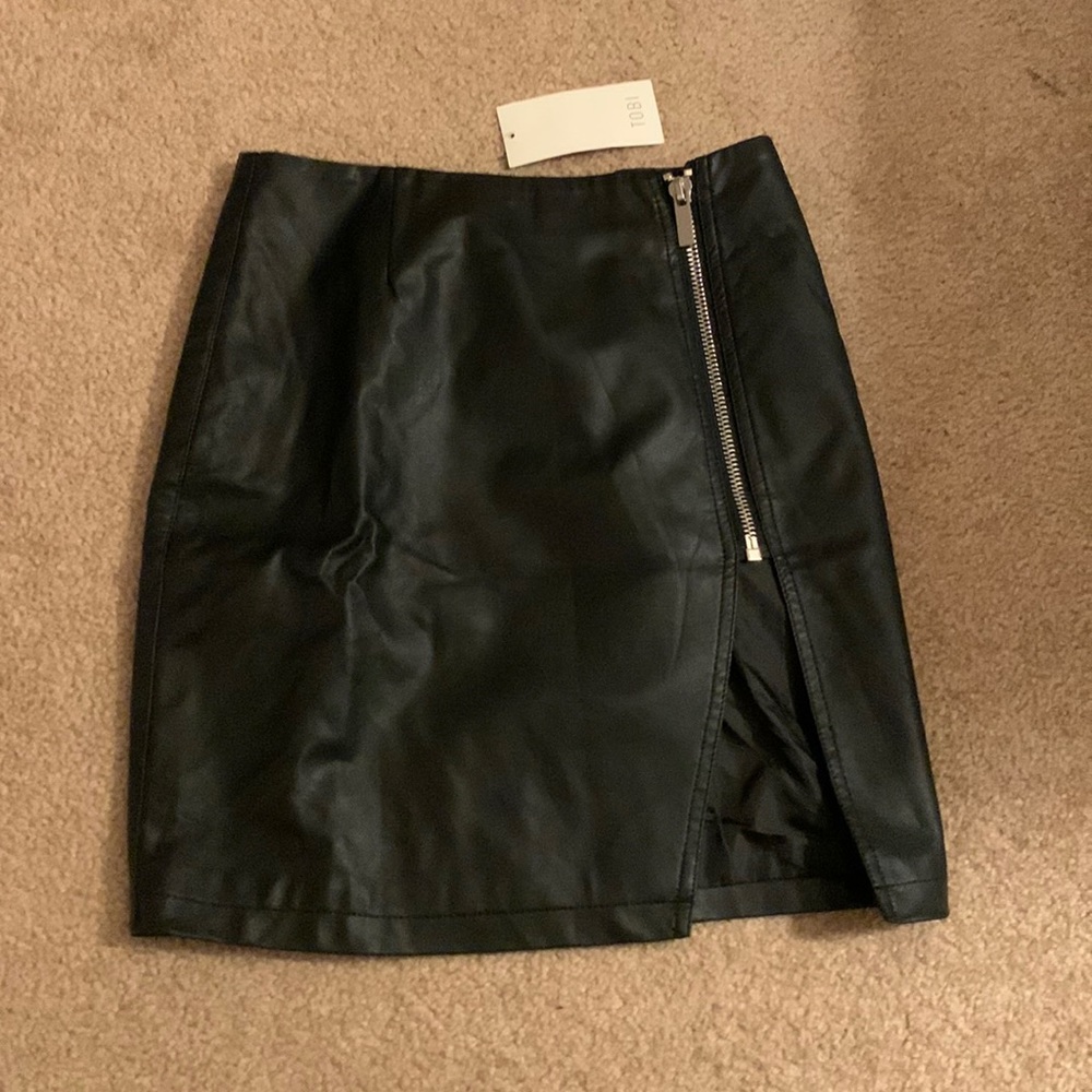 Tobi  black leather skirt small